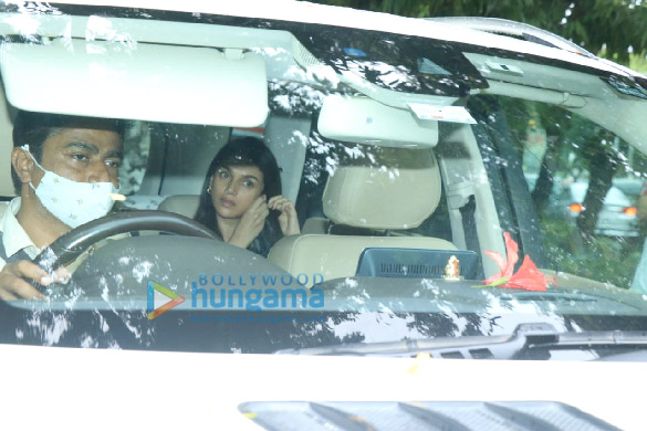 Photos: Aditi Rao Hydari snapped at a salon in Juhu Photos: Aditi Rao Hydari snapped at a salon in Juhu
