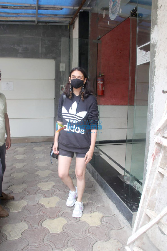 photos aditi rao hydari spotted at a clinic in bandra 2