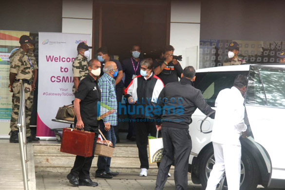 photos amitabh bachchan snapped at the airport in kalina 2