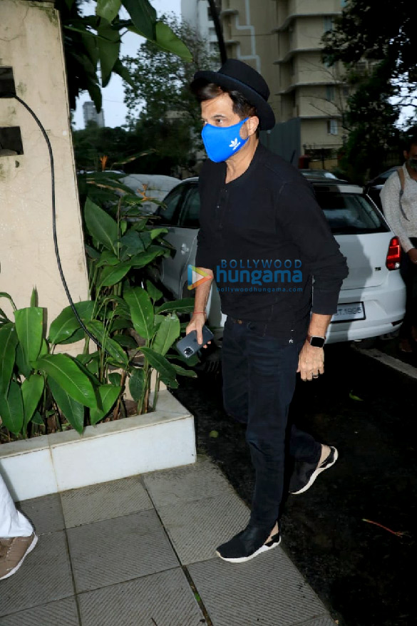 photos anil kapoor snapped at a clinic in bandra 2 4