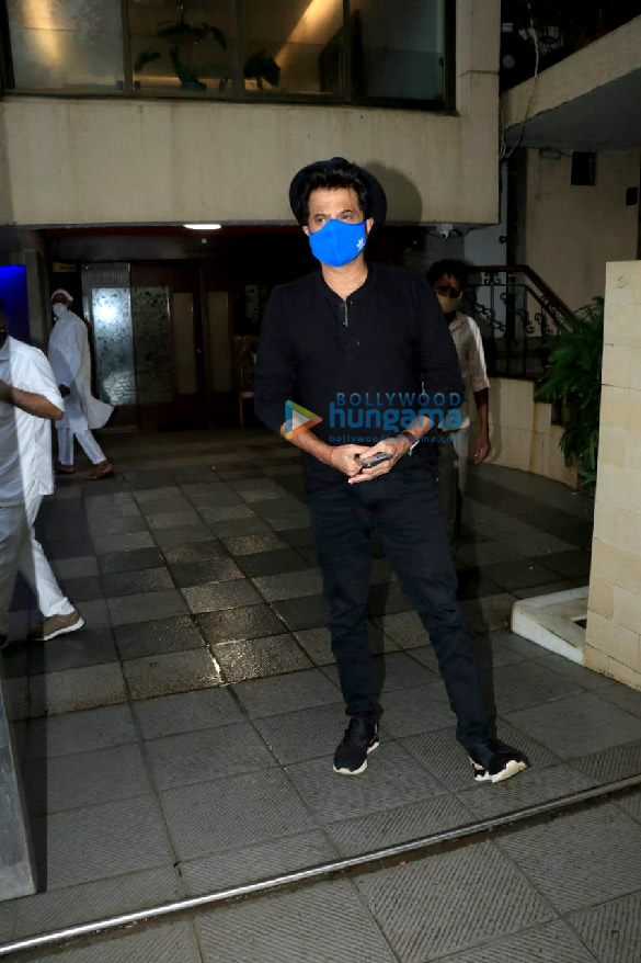 photos anil kapoor snapped at a clinic in bandra 4 2