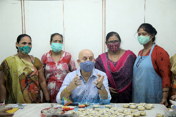photos anupam kher distributes ration to cpaa cancer patients through his foundation 4