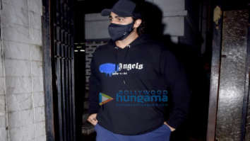 Photos: Arjun Kapoor snapped at a clinic in Juhu