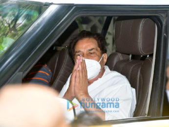 Photos: Celebs arrives at Dilip Kumar's residence to pay their last respects