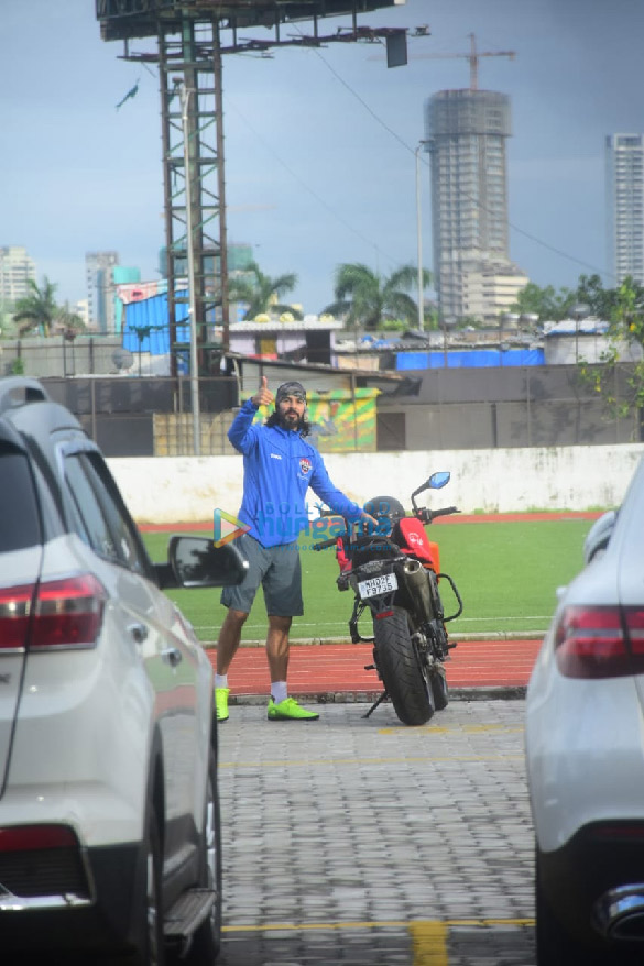 photos celebs snapped at all star football match 4