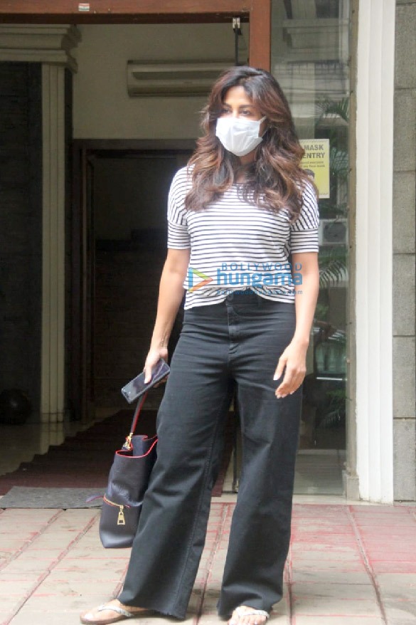 photos chitrangda singh spotted outside a clinic in khar 3