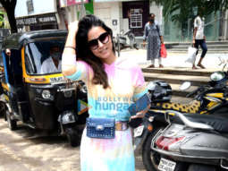 Photos: Hina Khan spotted at Crystal Point Mall in Andheri