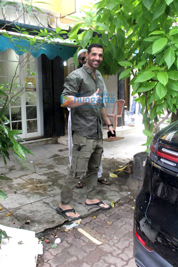 photos john abraham spotted outside a clinic in bandra 1