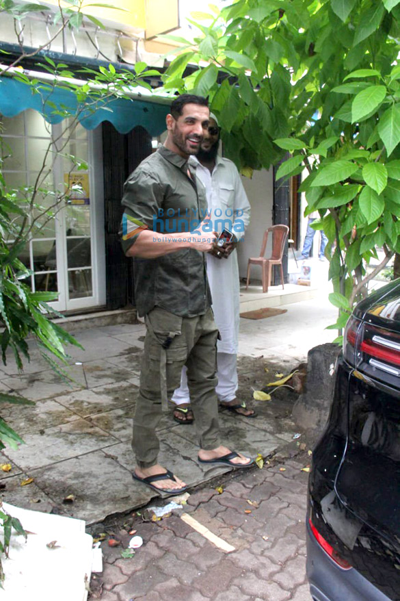 photos john abraham spotted outside a clinic in bandra 2