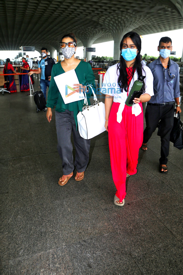 Photos: Kajol, Mouni Roy, Karan Johar and others snapped at the airport