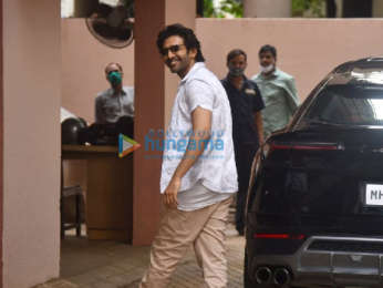 Photos: Kartik Aaryan snapped at Sanjay Leela Bhansali's office in Juhu