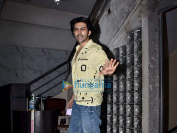 Photos: Kartik Aaryan snapped in Andheri