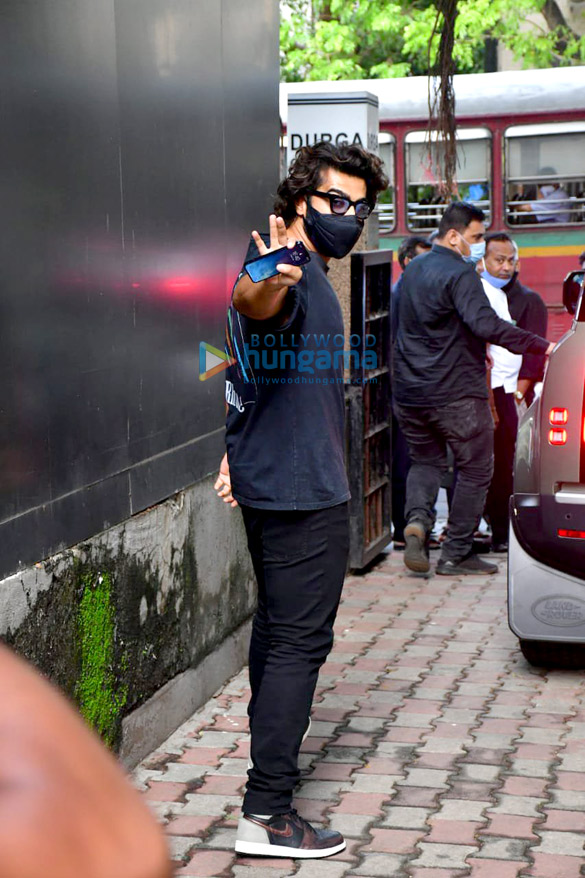 photos katrina kaif and arjun kapoor spotted at tips office 4