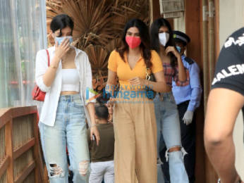 Photos: Khushi Kapoor, Shanaya Kapoor and Anjini Dhawan snapped at Bastian in Worli