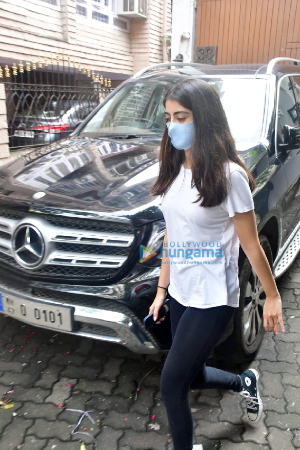 photos malaika arora seema khan and others spotted at chunky pandeys house 1