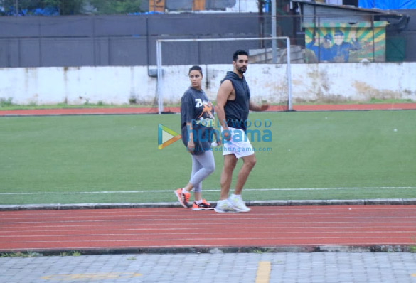 photos neha dhupia and angad bedi snapped in bandra 1