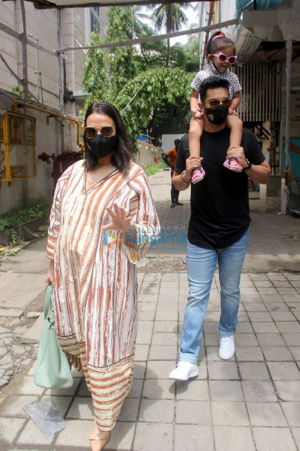 photos neha dhupia and angad bedi spotted outside foodhall in santacruz 3