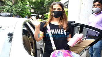 Photos: Nupur Sanon snapped at a gym in Juhu