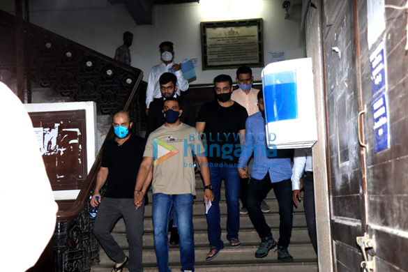 photos raj kundra leaves from court for medical test at jj hospital 3