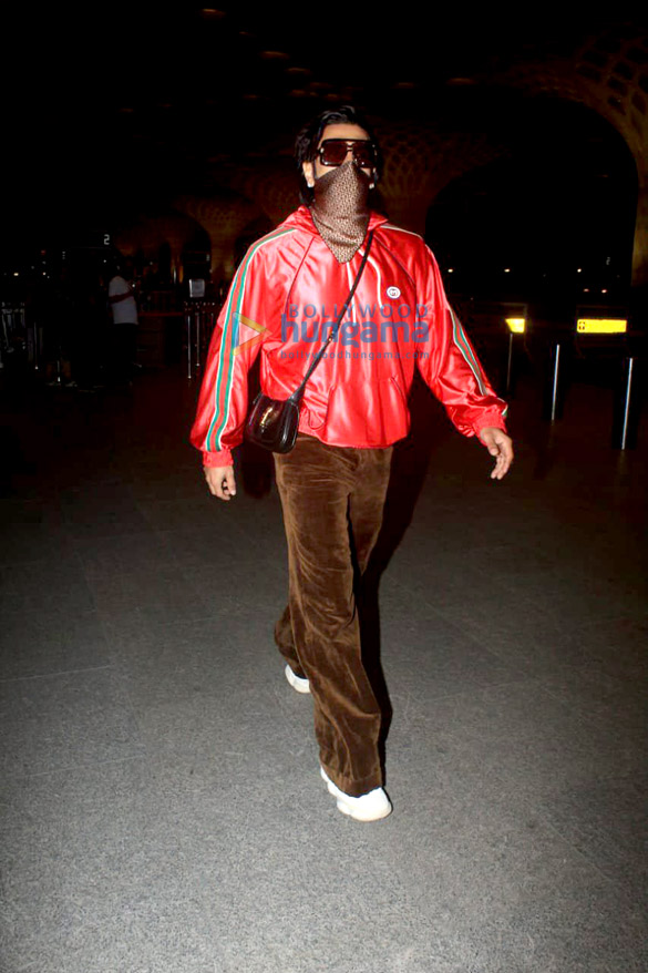 photos ranveer singh snapped at the airport 3 2