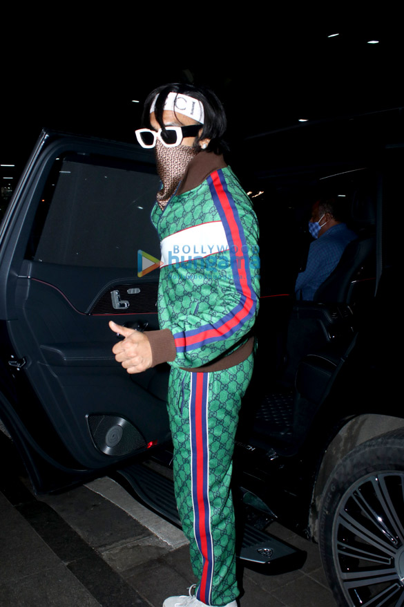 Photos: Ranveer Singh, Rakul Preet Singh, Sonam Kapoor Ahuja and others snapped at the airport Photos: Ranveer Singh, Rakul Preet Singh, Sonam Kapoor Ahuja and others snapped at the airport