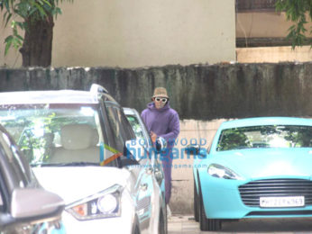 Photos: Ranveer Singh spotted at a dance class in Bandra