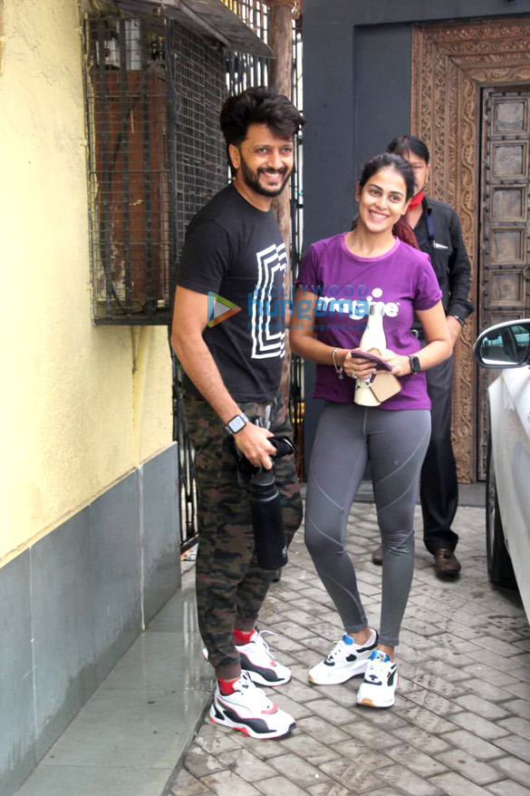 photos riteish deshmukh and genelia dsouza spotted at the gym 2 2