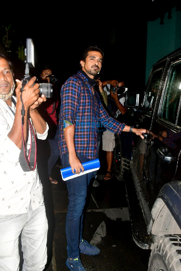 photos saqib saleem and riteish deshmukh spotted at rsvp office in santacruz 1