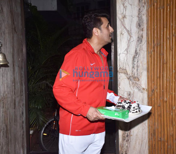 photos sonu nigam snapped at his birthday bash 1