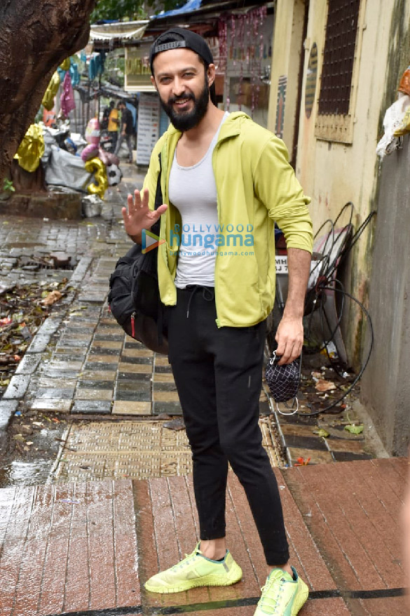 photos varun dhawan and vatsal sheth snapped at the gym in juhu 2