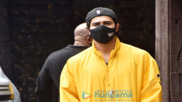 Photos: Varun Dhawan and Vatsal Sheth snapped at the gym in Juhu