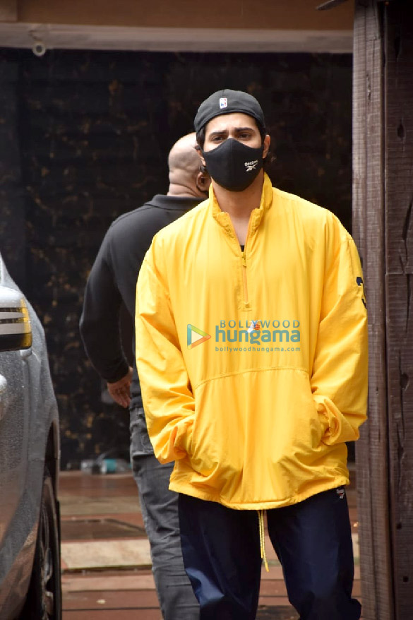 photos varun dhawan and vatsal sheth snapped at the gym in juhu 6