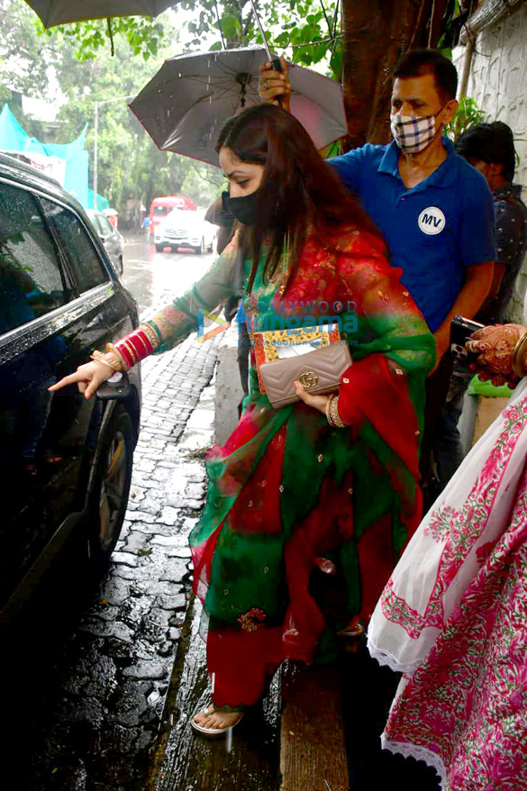 photos yami gautam spotted at tori in bandra 5