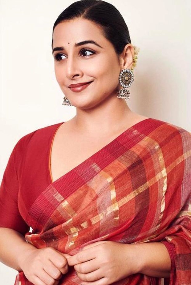 Vidya Balan keeps it stunning in checkered zari saree worth Rs. 23,797 Vidya Balan keeps it stunning in checkered zari saree worth Rs. 23,797