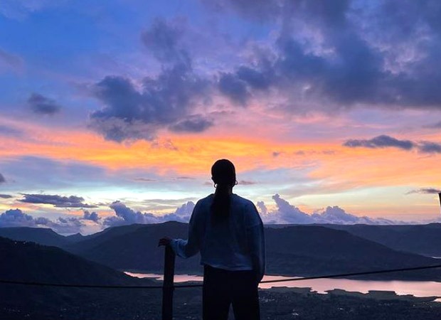 Alia Bhatt drops a picture clicked by Ranbir Kapoor with a romantic caption; Arjun Kapoor comments