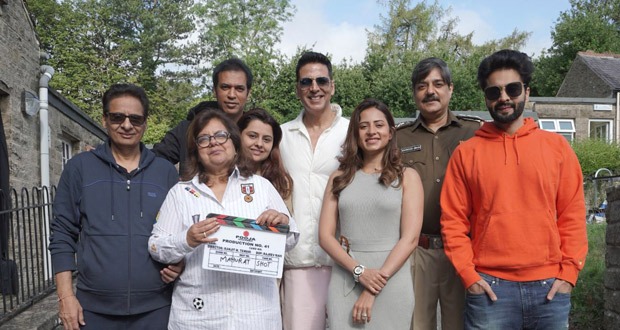 Akshay Kumar, Sargun Mehta, Chandrachur Singh begin the shoot of Cinderella in the UK