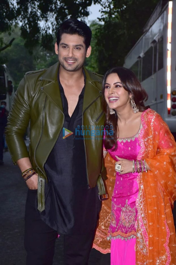 Bigg Boss OTT: Sidharth Shukla looks dapper; Shehnaaz Gill keeps it vibrant in Patiala suit Bigg Boss OTT: Sidharth Shukla looks dapper; Shehnaaz Gill keeps it vibrant in Patiala suit
