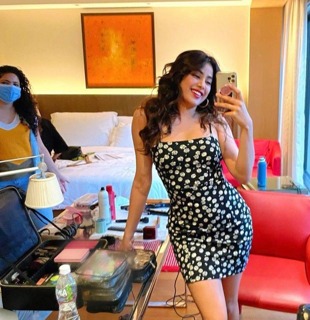 Janhvi Kapoor looks stunning as ever in a floral print mini dress Janhvi Kapoor looks stunning as ever in a floral print mini dress