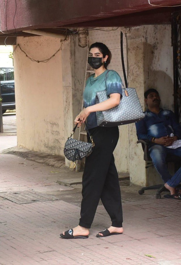 Khushi Kapoor steps out for Pilates class with bags worth over Rs. 6 lakh