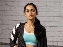Manushi Chhillar looks athletic in blue gym wear; says it is the picture she sees after eating a tub of ice cream