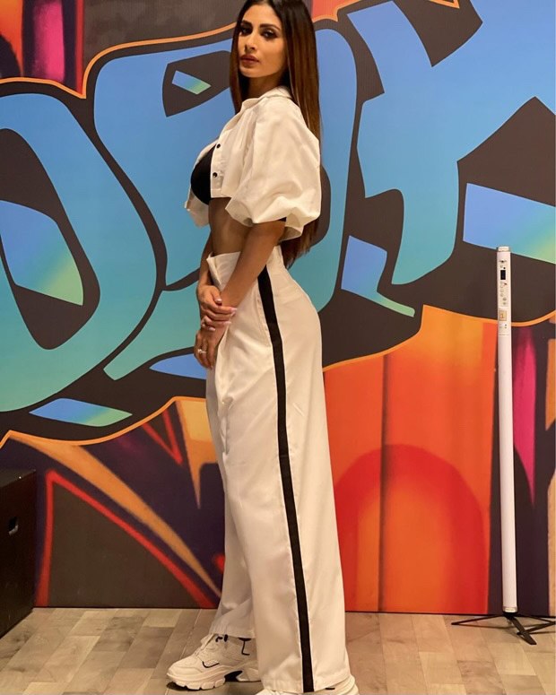 Mouni Roy slays in a super chic street style look while flaunting her toned midriff Mouni Roy slays in a super chic street style look while flaunting her toned midriff