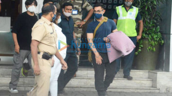 Photos: Aamir Khan snapped at Kalina airport