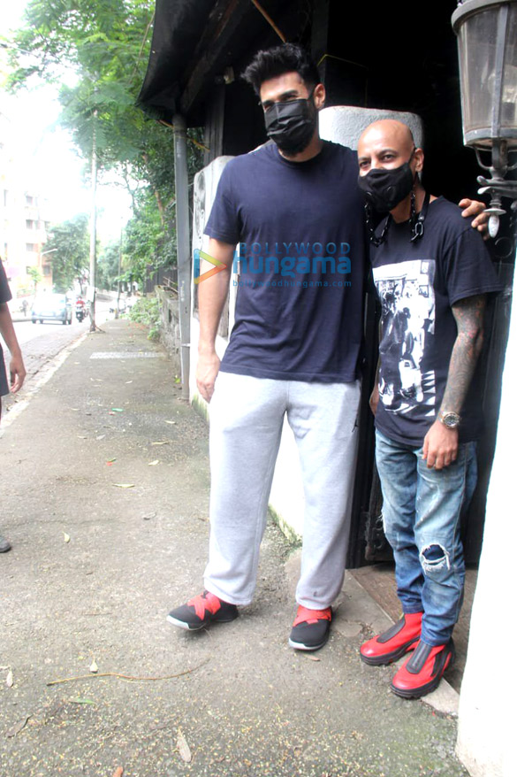 Photos: Aditya Roy Kapur spotted at Hakim’s Aalim salon in Khar