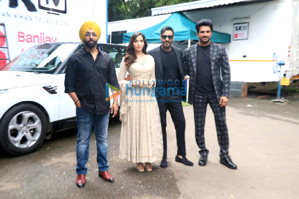 Photos: Ajay Devgn, Sharad Kelkar, Ammy Virk and Nora Fatehi snapped on sets of The Kapil Sharma Show promoting their film Bhuj – The Pride Of India Photos: Ajay Devgn, Sharad Kelkar, Ammy Virk and Nora Fatehi snapped on sets of The Kapil Sharma Show promoting their film Bhuj – The Pride Of India