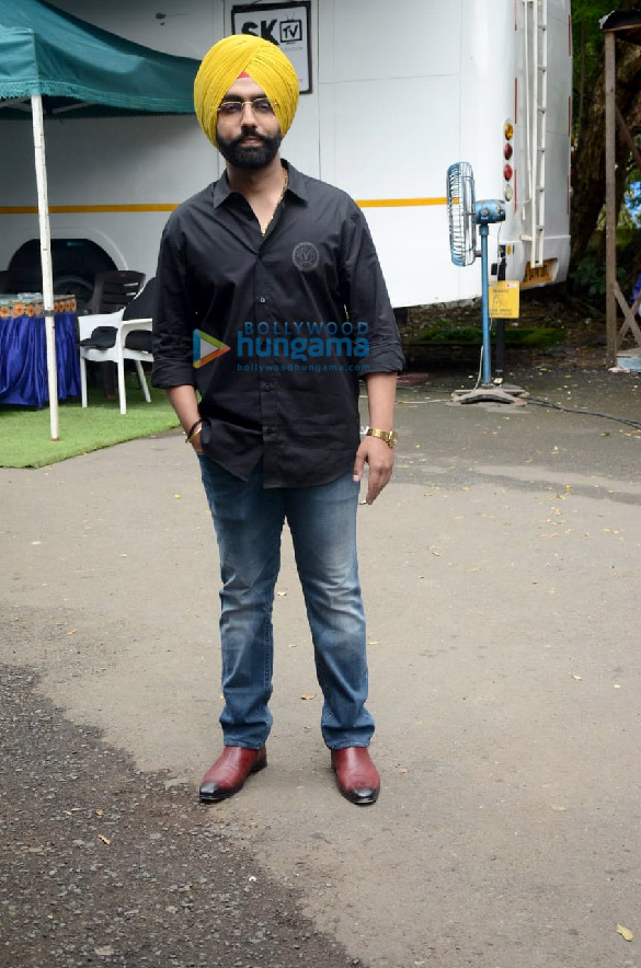 photos ajay devgn sharad kelkar ammy virk and nora fatehi snapped on sets of the kapil sharma show promoting their film bhuj the pride of india 6