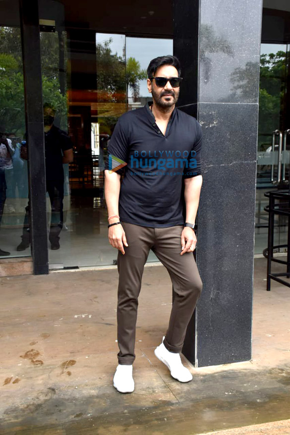 photos ajay devgn snapped promoting his film bhuj the pride of india 3