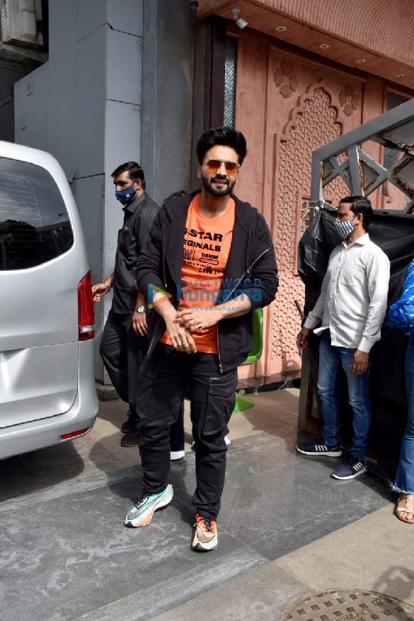 photos akshay kumar and jackky bhagnani snapped during bellbottom promotions 4