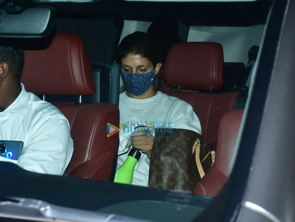 photos amitabh bachchan and shweta nanda snapped at lilavati hospital 5