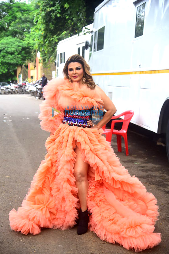 photos hina khan and rakhi sawant snapped on bigg boss ott set in film city goregaon 9