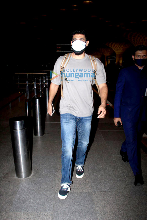 photos hrithik roshan sanjana sanghi aditya roy kapur and others snapped at the airport 3